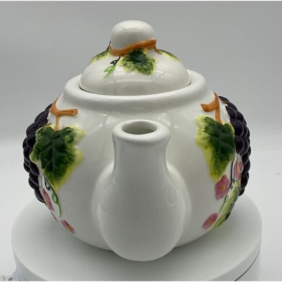 Casa Vero by ACK White Ceramic Grapevine Vintage 6 in Teapot Locking Lid - Picture 3 of 9